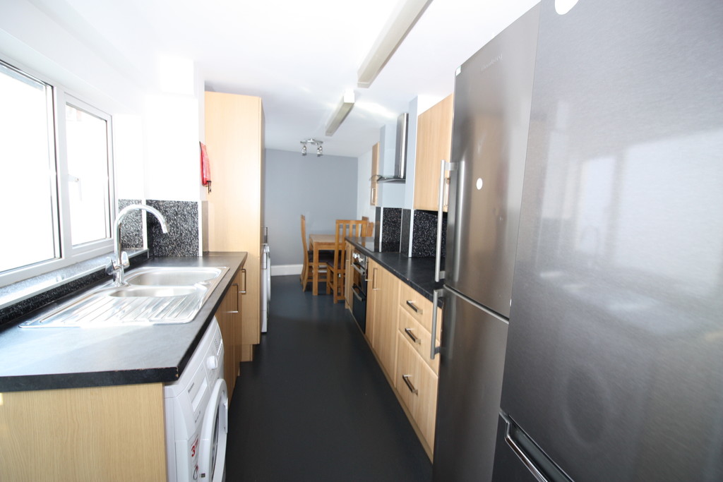 5 bed house to rent in Longbrook Street, Exeter 6