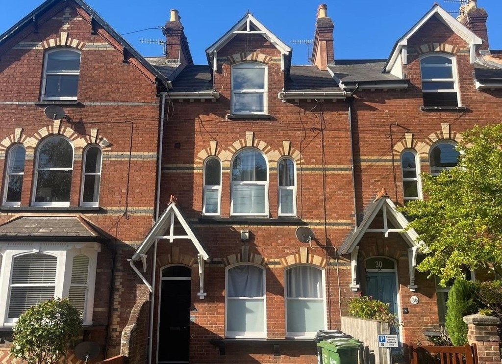 6 bed house to rent in Prospect Park, Exeter 1