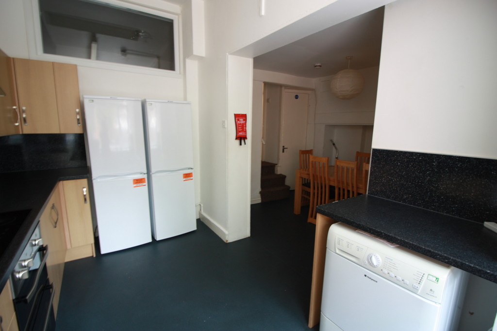 6 bed house to rent in Prospect Park, Exeter 7