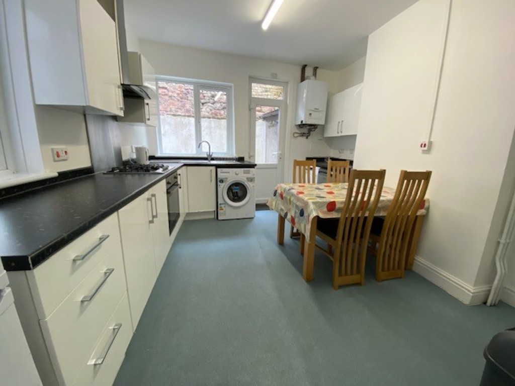 4 bed house to rent in Well Street, Exeter  - Property Image 1