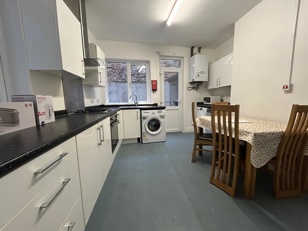 4 bed house to rent in Well Street, Exeter  - Property Image 4