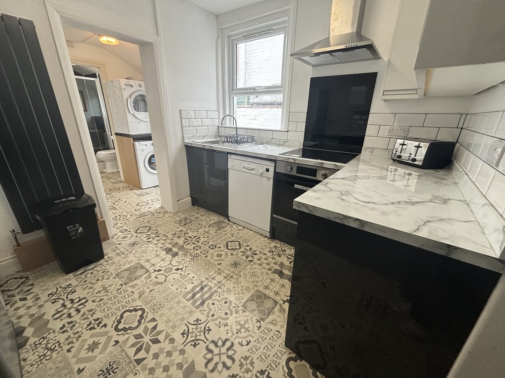 6 bed house to rent in Oxford Road, Exeter 4