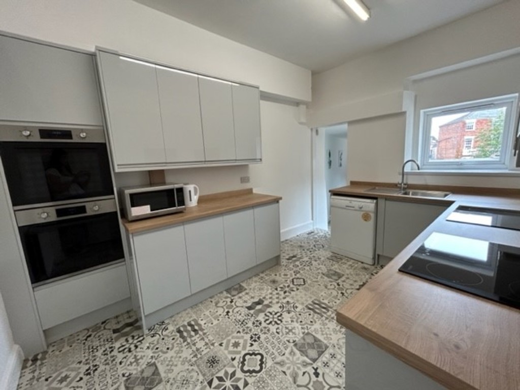 8 bed house to rent in Pennsylvania Road, Exeter  - Property Image 2