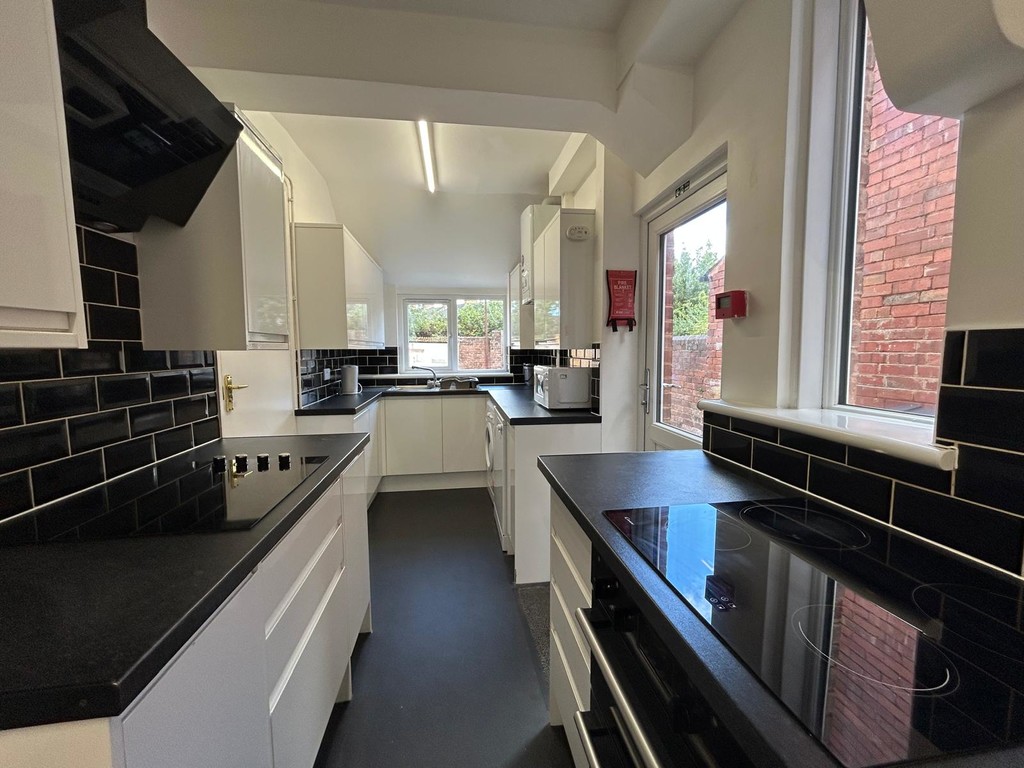 7 bed house to rent in Old Tiverton Road, Exeter  - Property Image 3