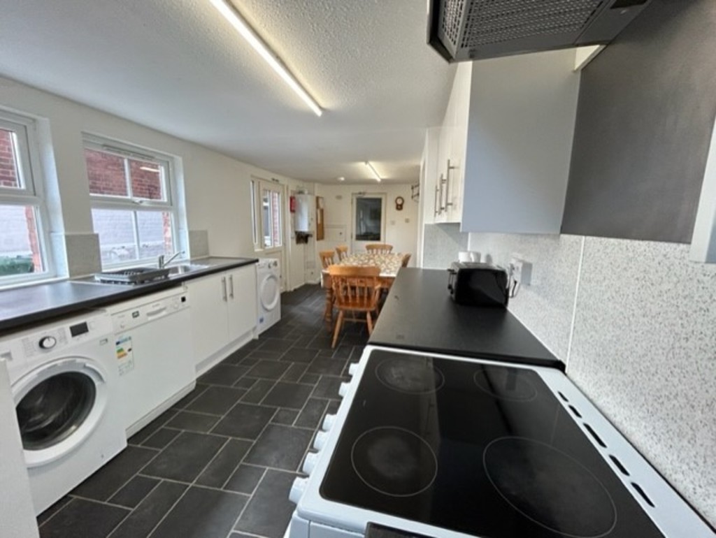 6 bed house to rent in Powderham Crescent, Exeter 6