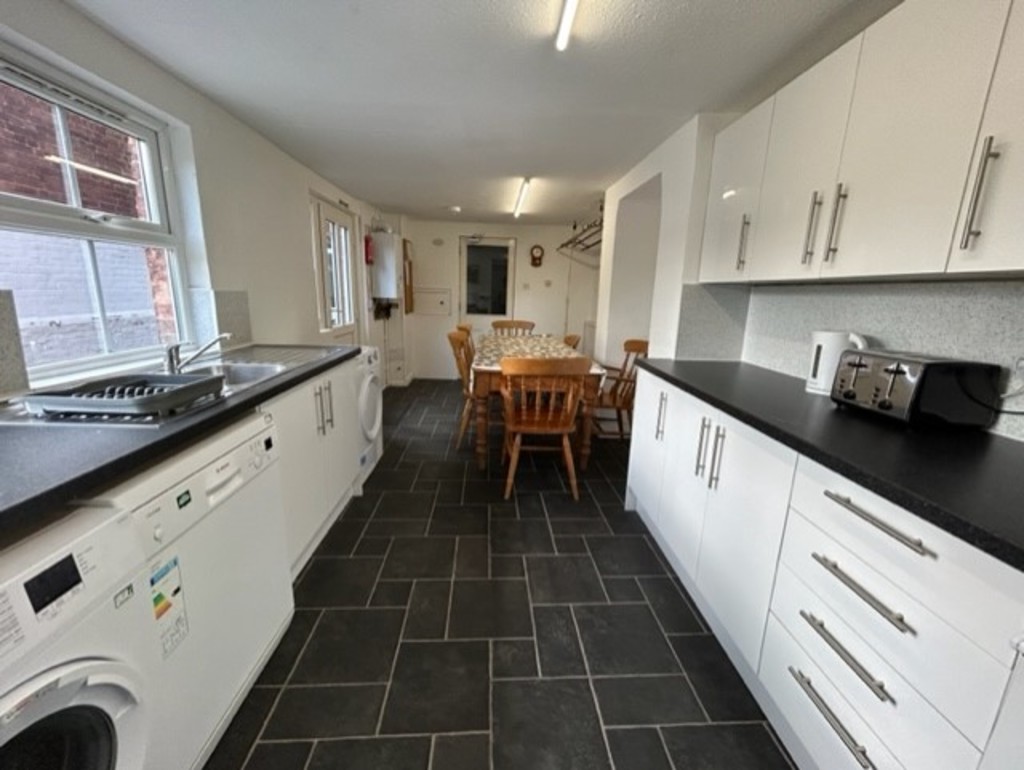 6 bed house to rent in Powderham Crescent, Exeter 7