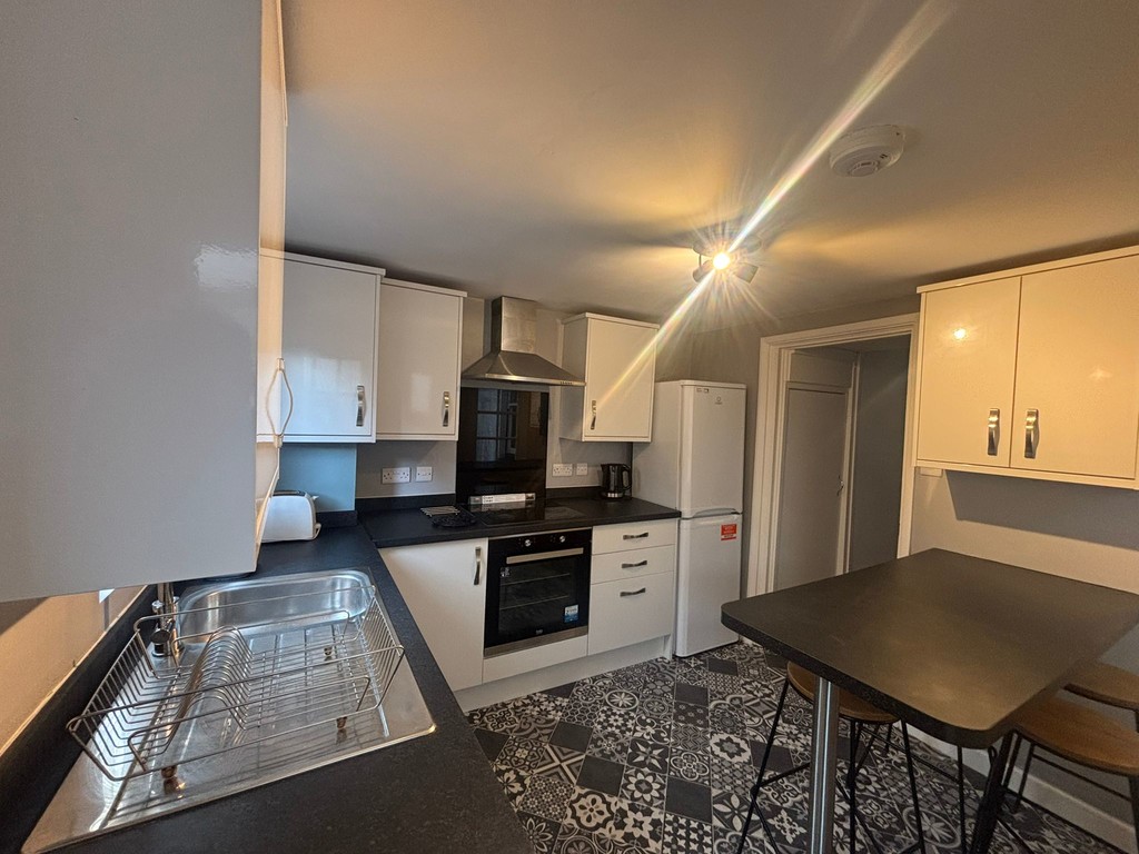 4 bed house to rent in Rosebery Road, Exeter, EX4