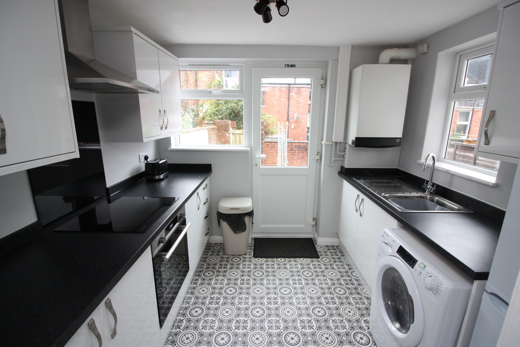 4 bed house to rent in Salisbury Road, Exeter 3