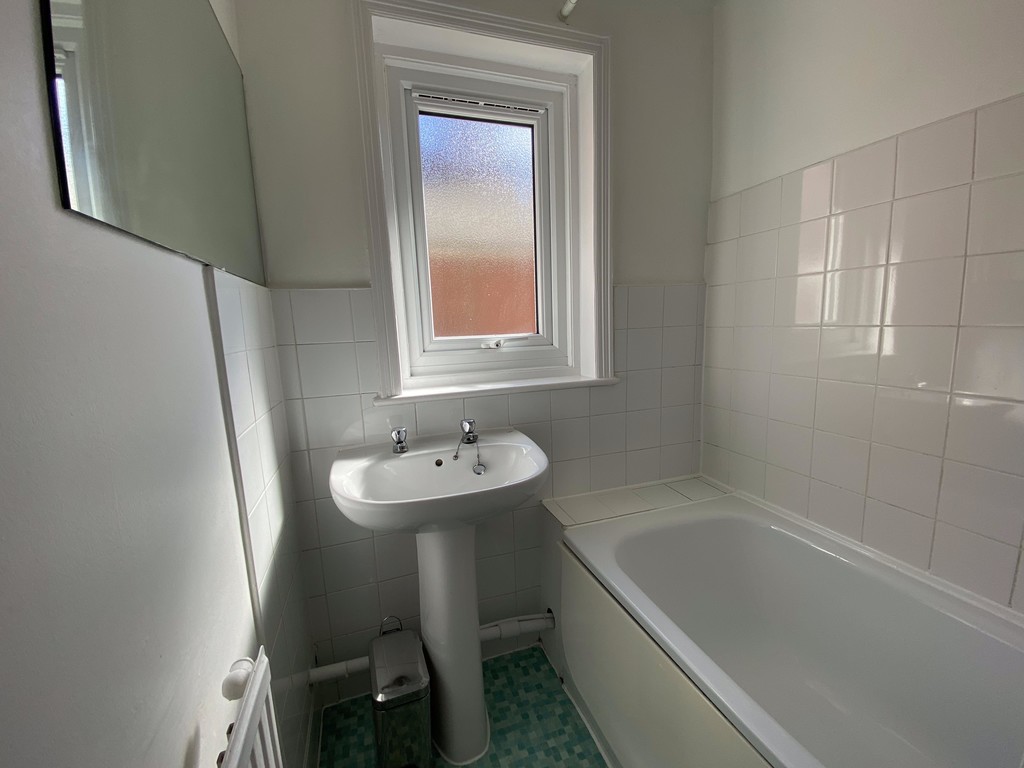5 bed house to rent in Morley Road, Exeter  - Property Image 12
