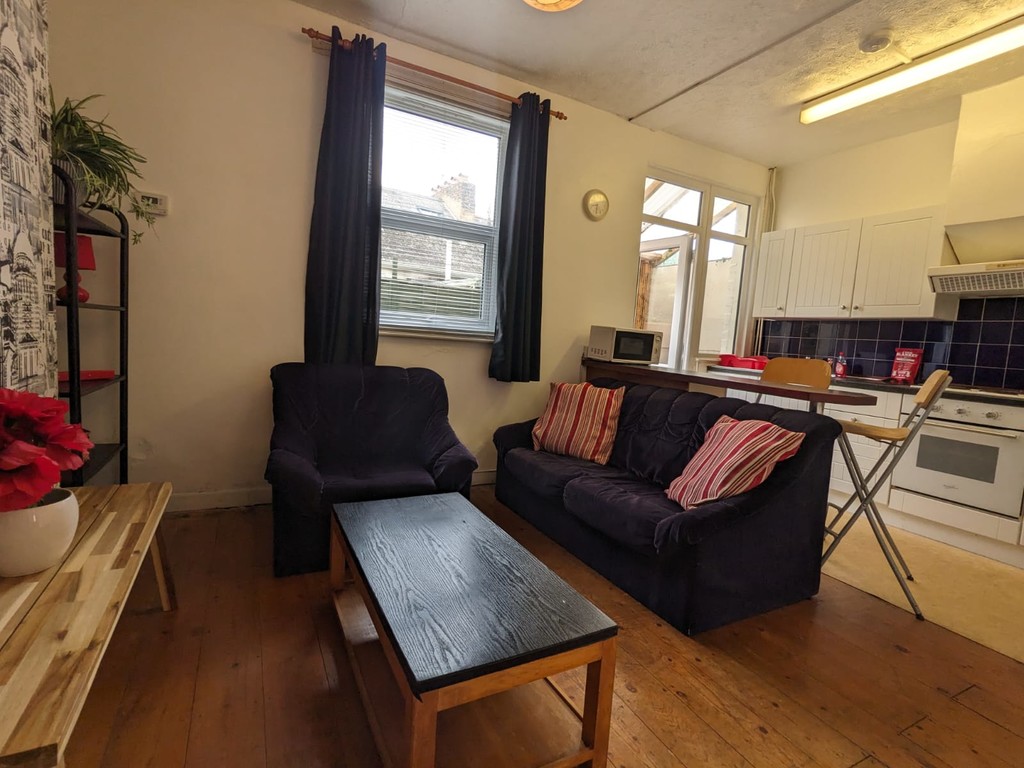 3 bed house to rent in May Street, Exeter, EX4