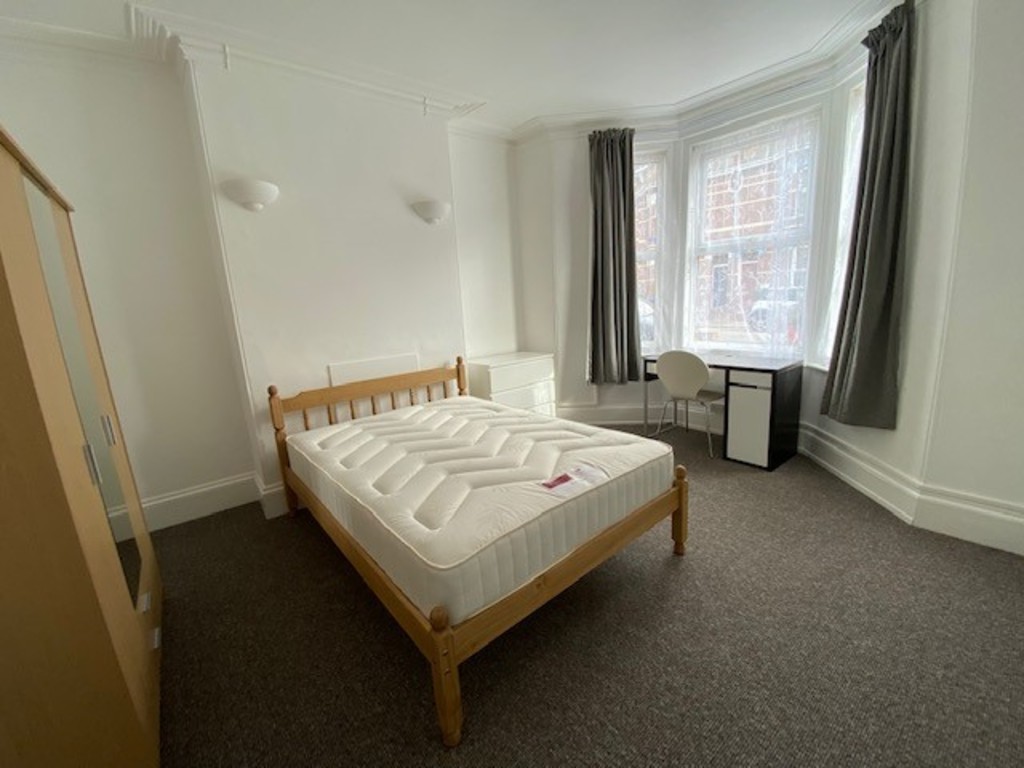 6 bed house to rent in St Johns Road, Exeter  - Property Image 12