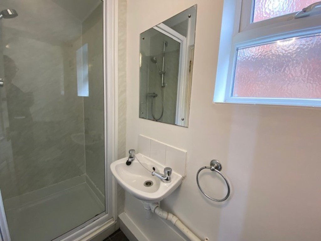 5 bed house to rent in Priory Road, Exeter 6