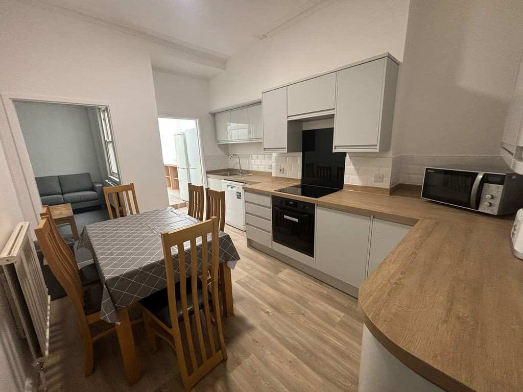 6 bed house to rent in Leighton Terrace, Exeter 4