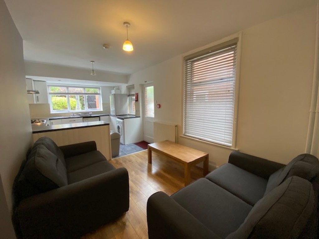 5 bed house to rent in Monkswell Road, Mount Pleasant  - Property Image 3