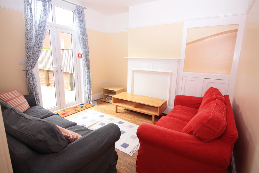 4 bed house to rent in Lucas Avenue, Exeter  - Property Image 2