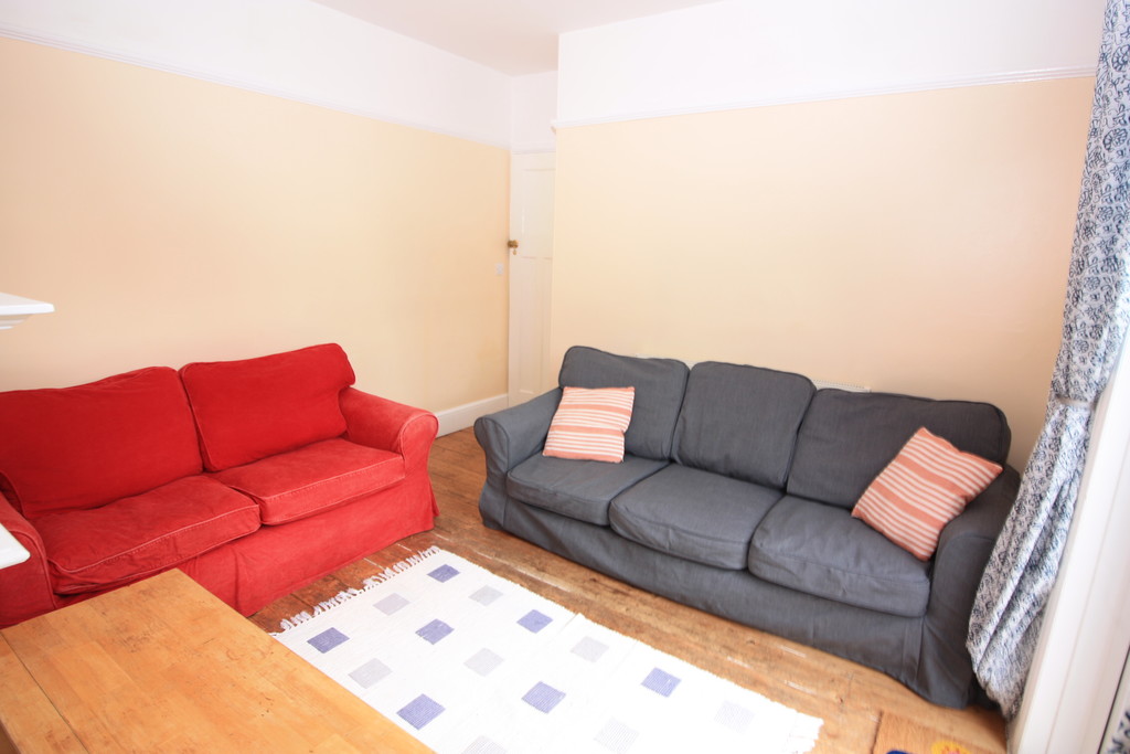 4 bed house to rent in Lucas Avenue, Exeter 3