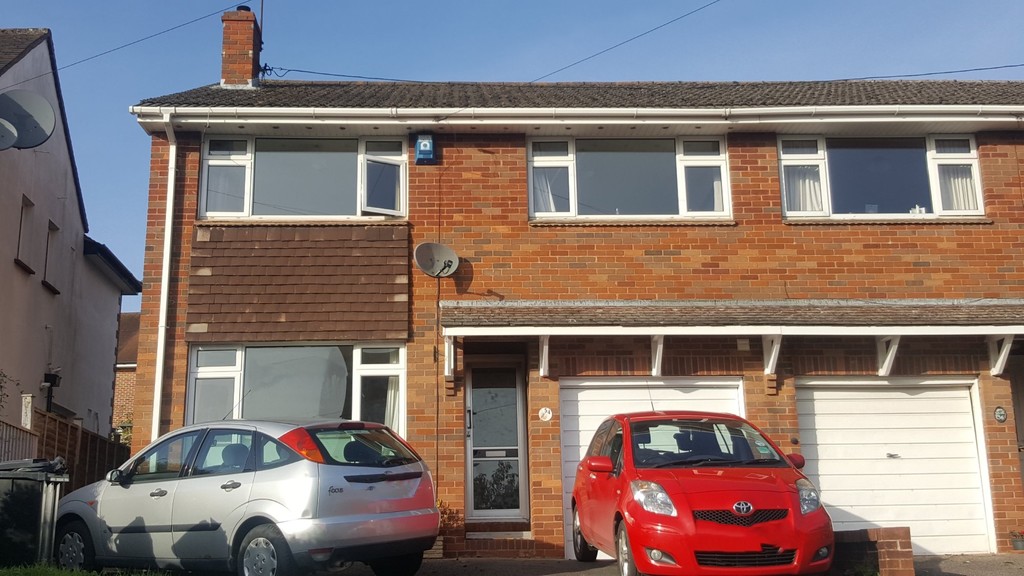 6 bed house to rent in Union Road, Exeter 1