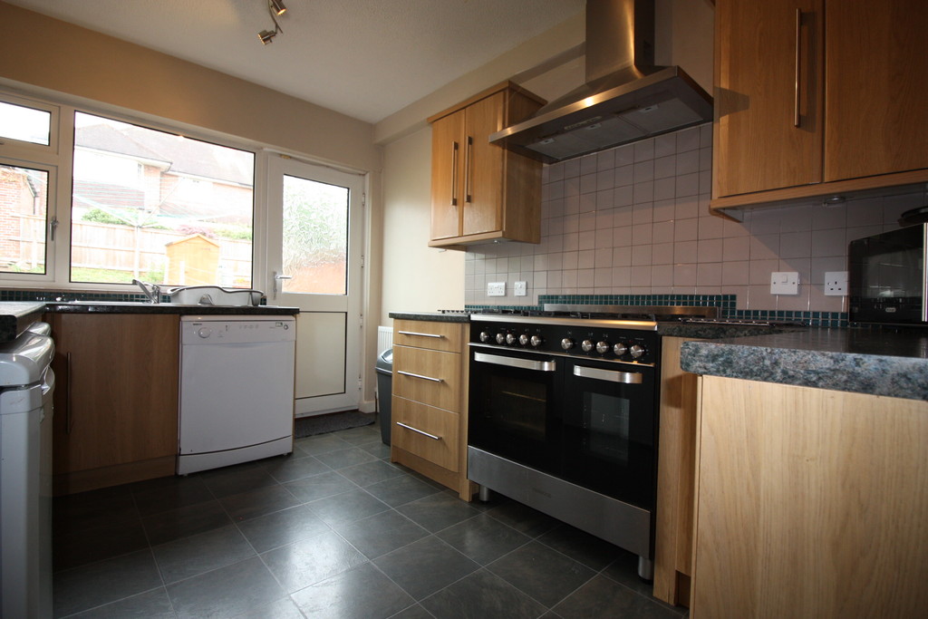 6 bed house to rent in Union Road, Exeter 3