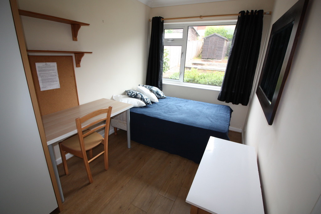 6 bed house to rent in Union Road, Exeter 5