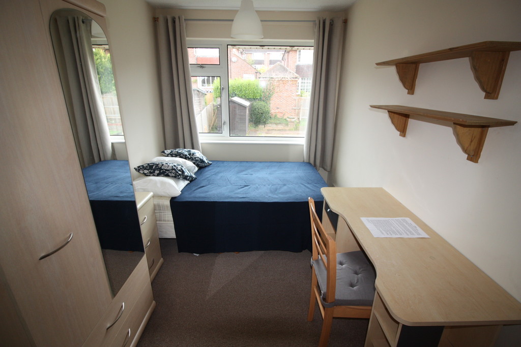 6 bed house to rent in Union Road, Exeter 6