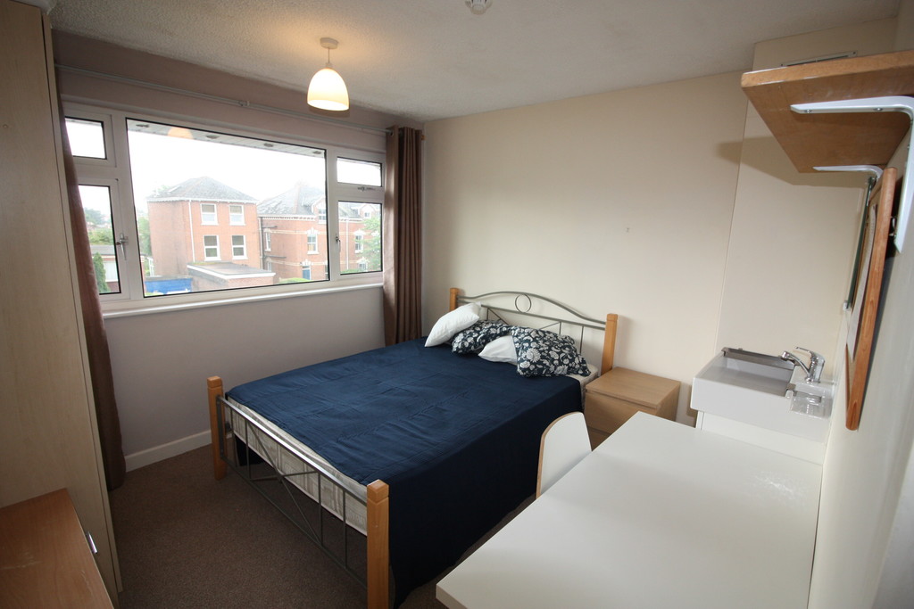 6 bed house to rent in Union Road, Exeter 7