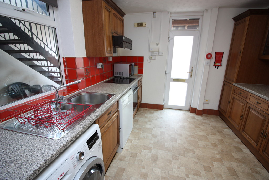 3 bed flat to rent in Sylvan Road, Exeter  - Property Image 6