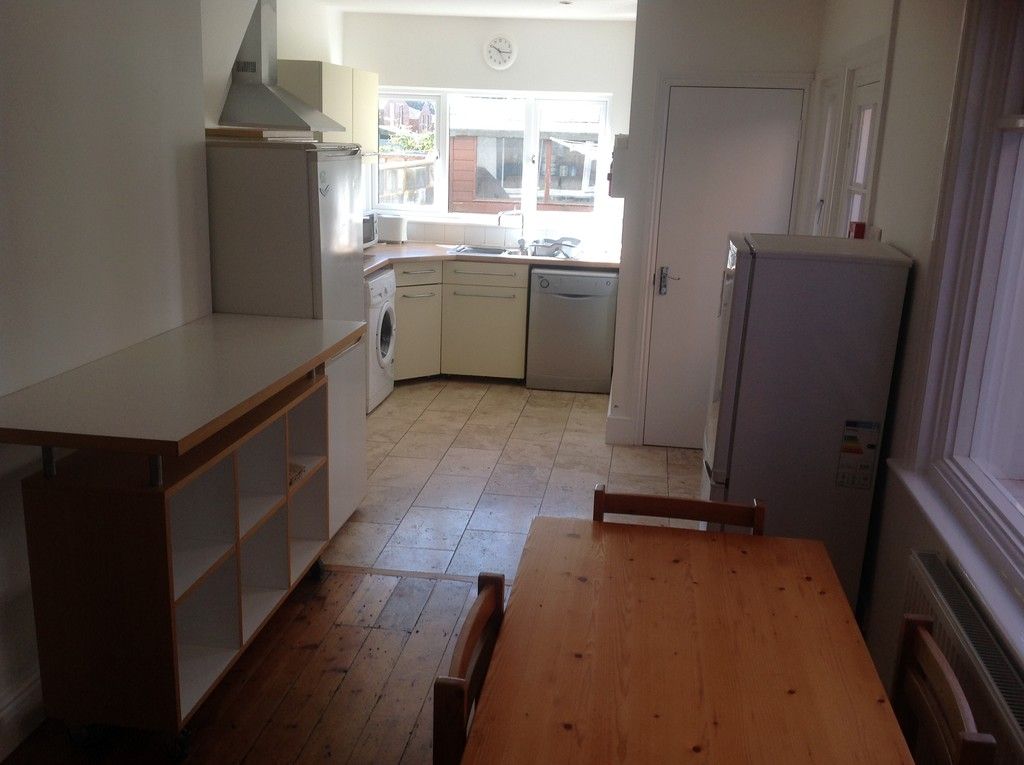 5 bed house to rent in Magdalen Road, Exeter  - Property Image 2