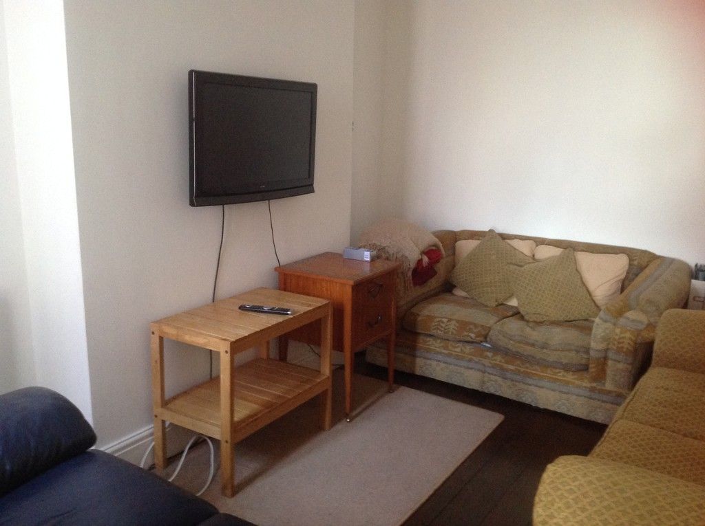 5 bed house to rent in Magdalen Road, Exeter 5