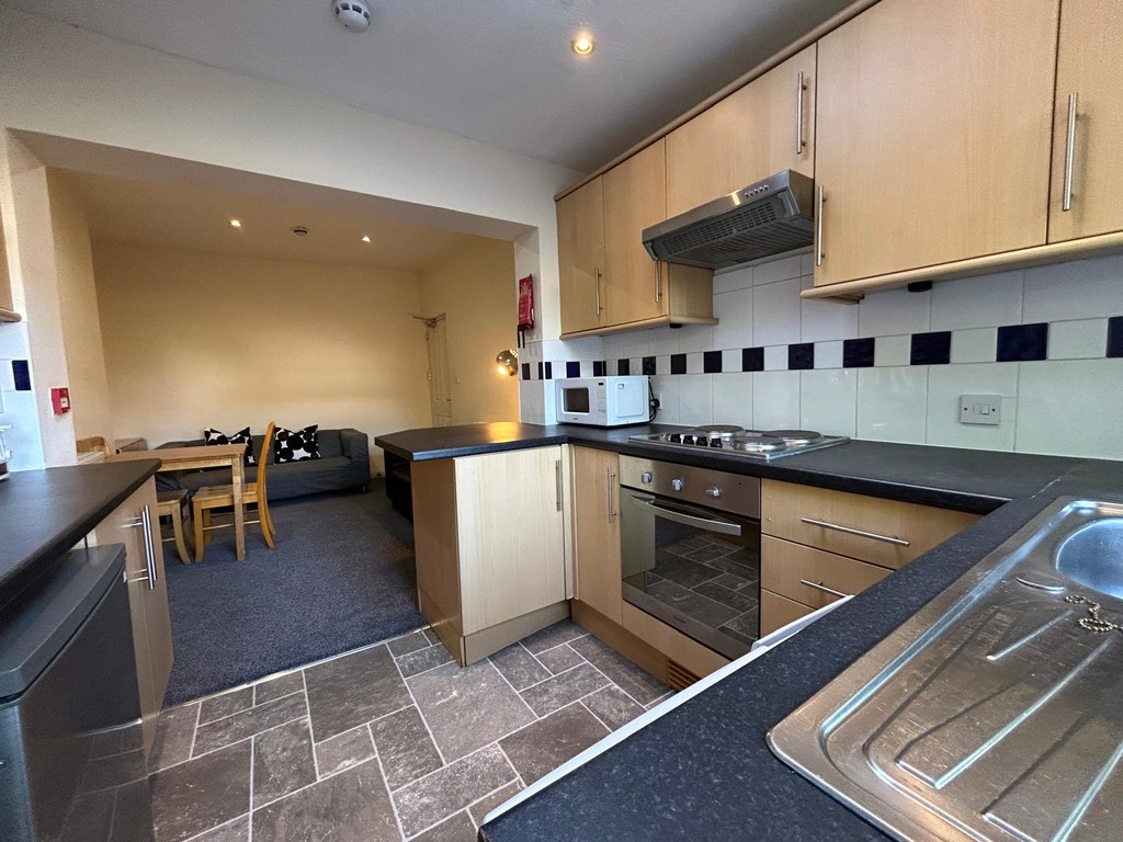 4 bed house to rent in Well Street, Exeter  - Property Image 2