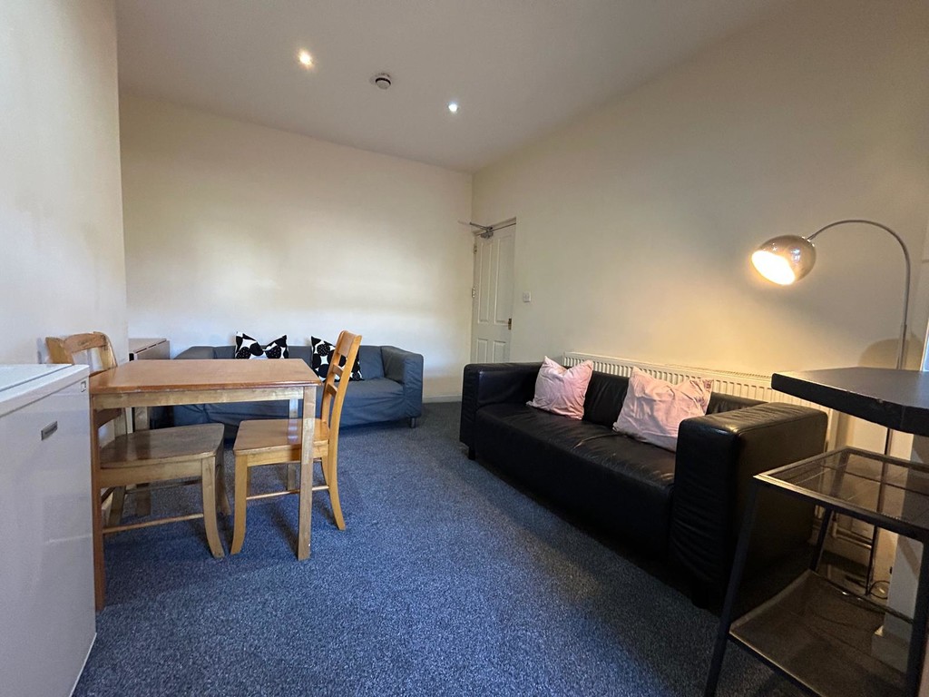 4 bed house to rent in Well Street, Exeter  - Property Image 4