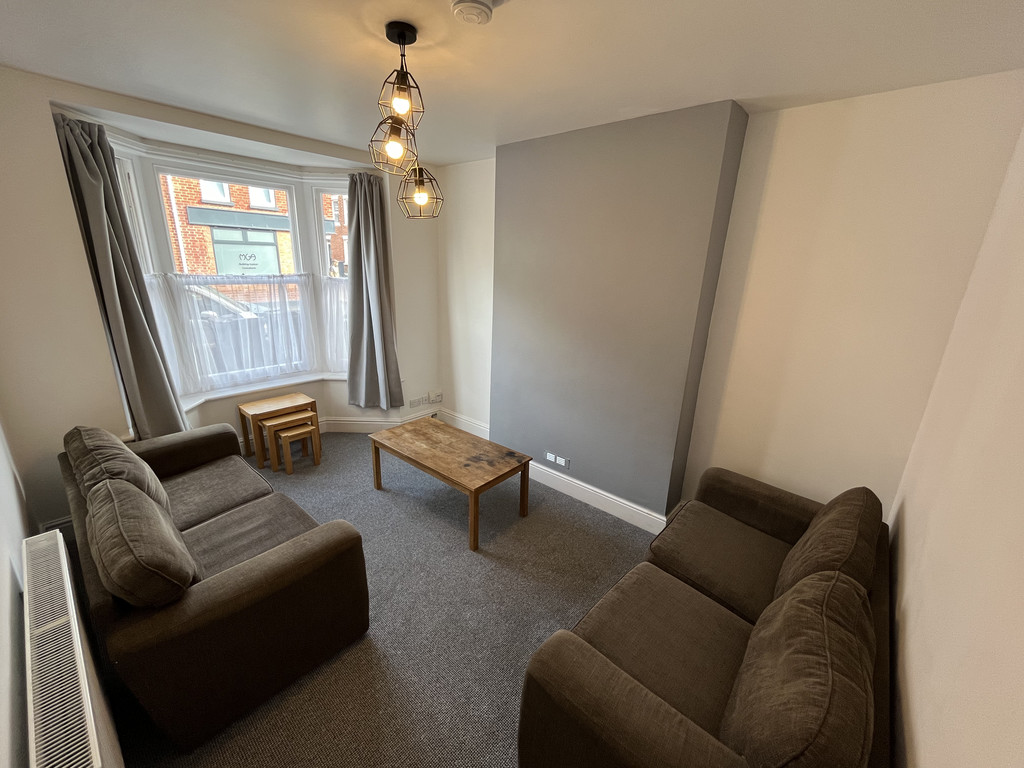 6 bed house to rent in Howell Road, Exeter, EX4