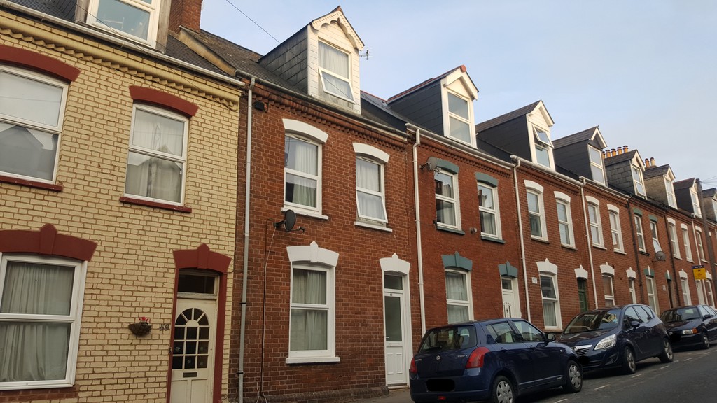 5 bed house to rent in Portland Street, Exeter 1