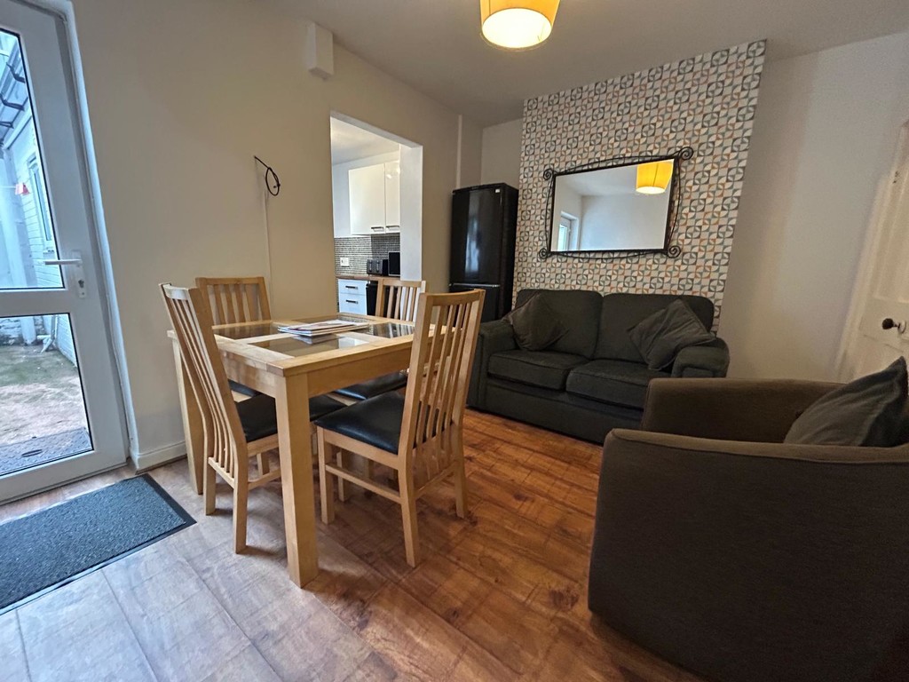 3 bed house to rent in Rosewood Terrace, Exeter 2