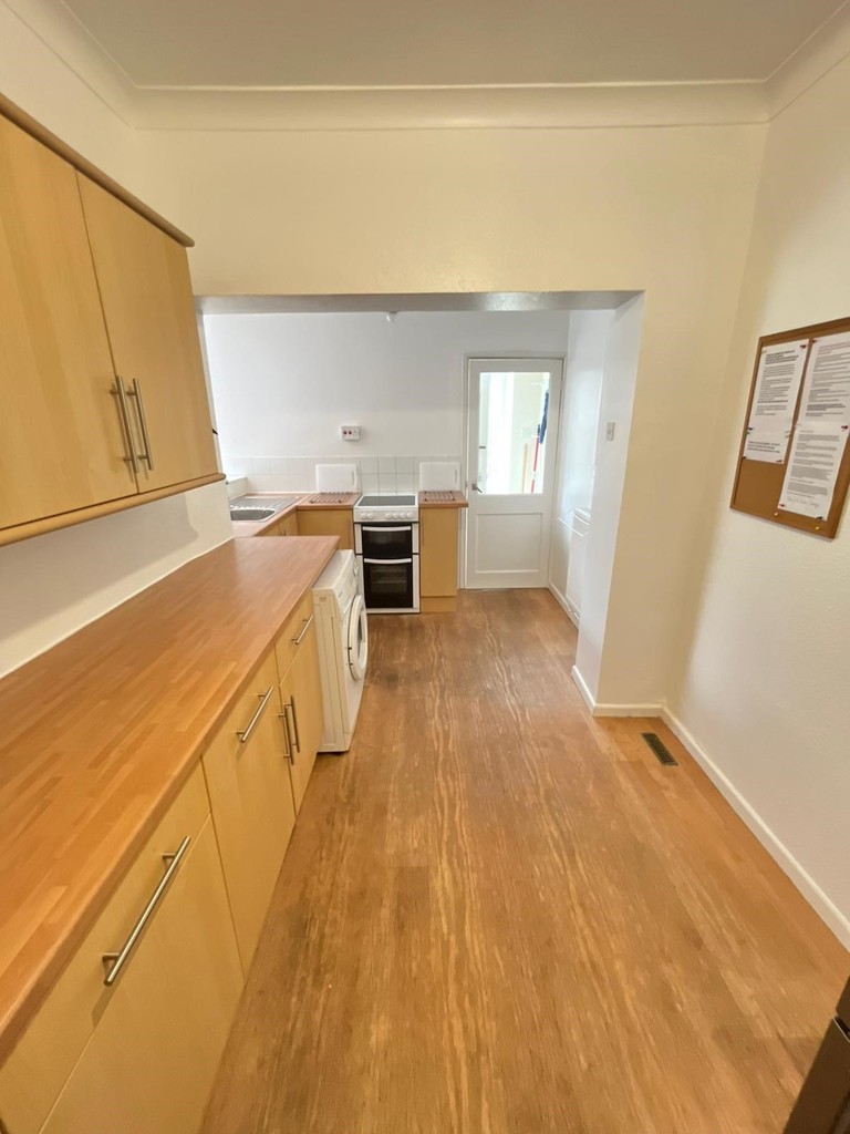 4 bed house to rent in Lucas Avenue, Exeter 5