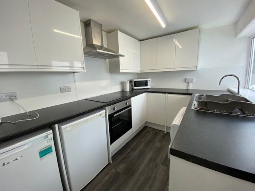 3 bed house to rent in Hoopern Street, Exeter 2