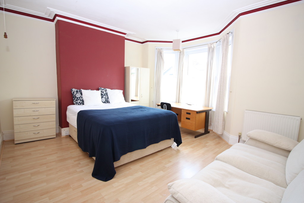 5 bed house to rent in Park Road, Mount Pleasant  - Property Image 11