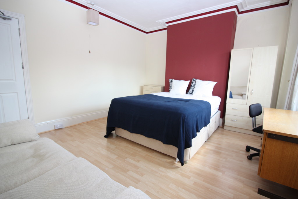 5 bed house to rent in Park Road, Mount Pleasant  - Property Image 12