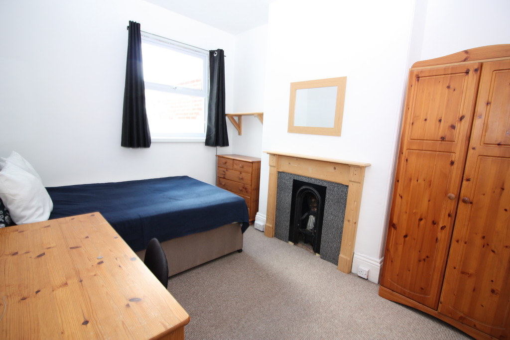 5 bed house to rent in Park Road, Mount Pleasant  - Property Image 7