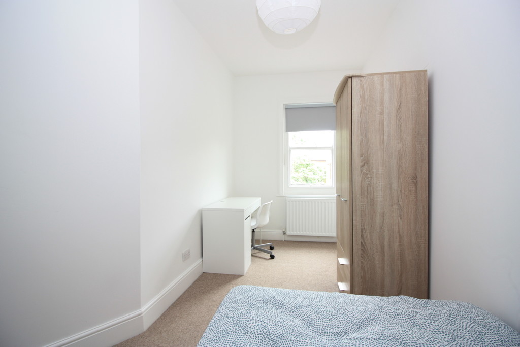 3 bed flat to rent in Pennsylvania Road,  - Property Image 11