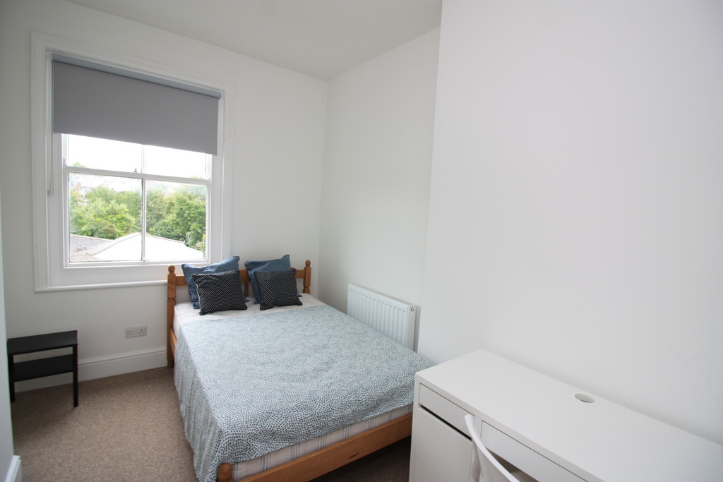 3 bed flat to rent in Pennsylvania Road, 6