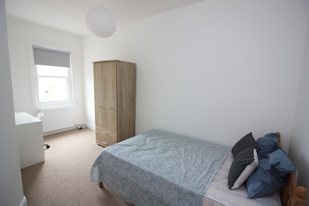 3 bed flat to rent in Pennsylvania Road,  - Property Image 10