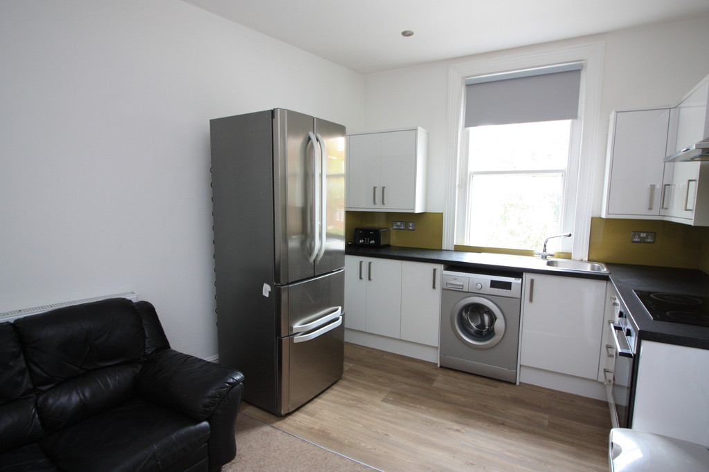 4 bed flat to rent in Pennsylvania Road, 1