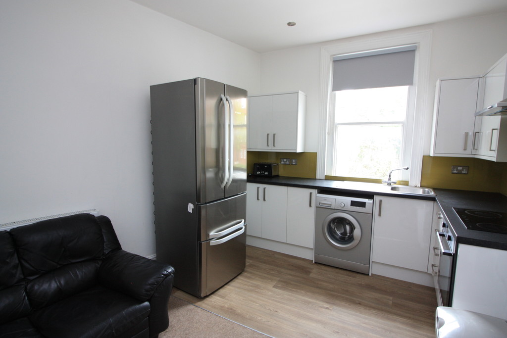 4 bed flat to rent in Pennsylvania Road,, EX4