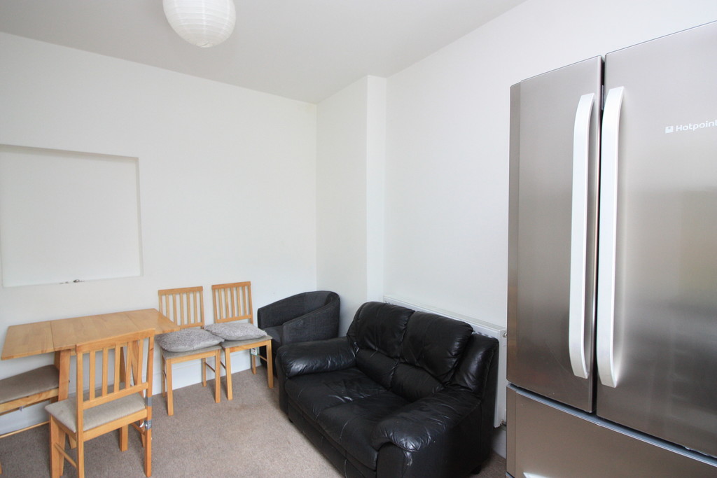 4 bed flat to rent in Pennsylvania Road,  - Property Image 3