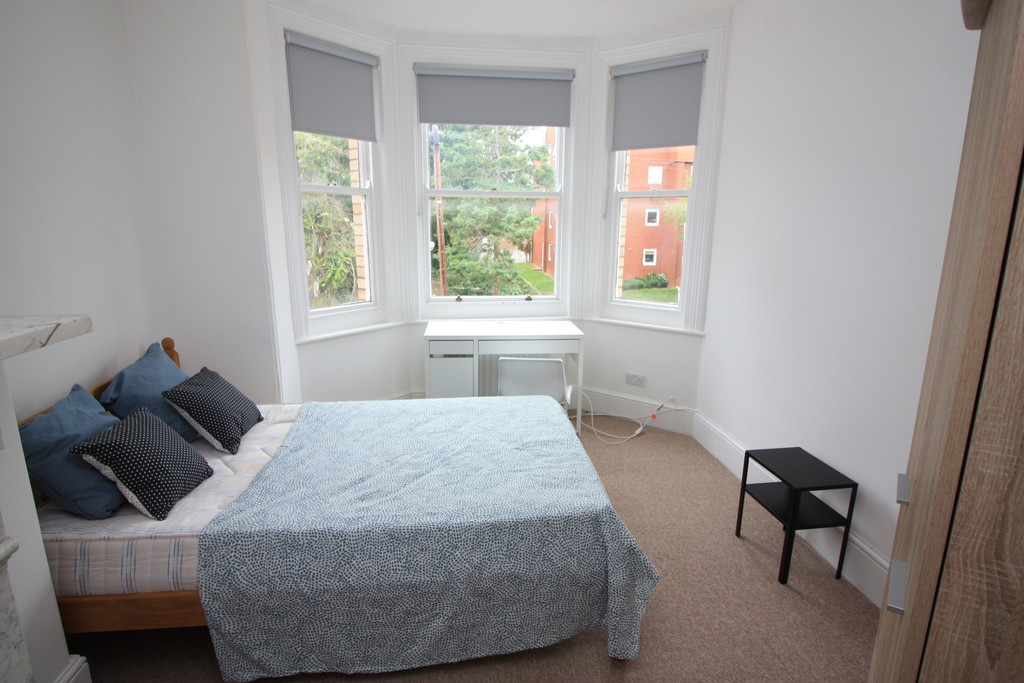 4 bed flat to rent in Pennsylvania Road,  - Property Image 4