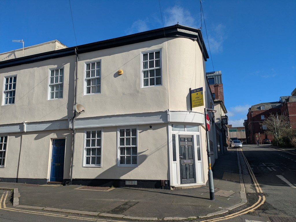 2 bed house to rent in King Street, Exeter 1