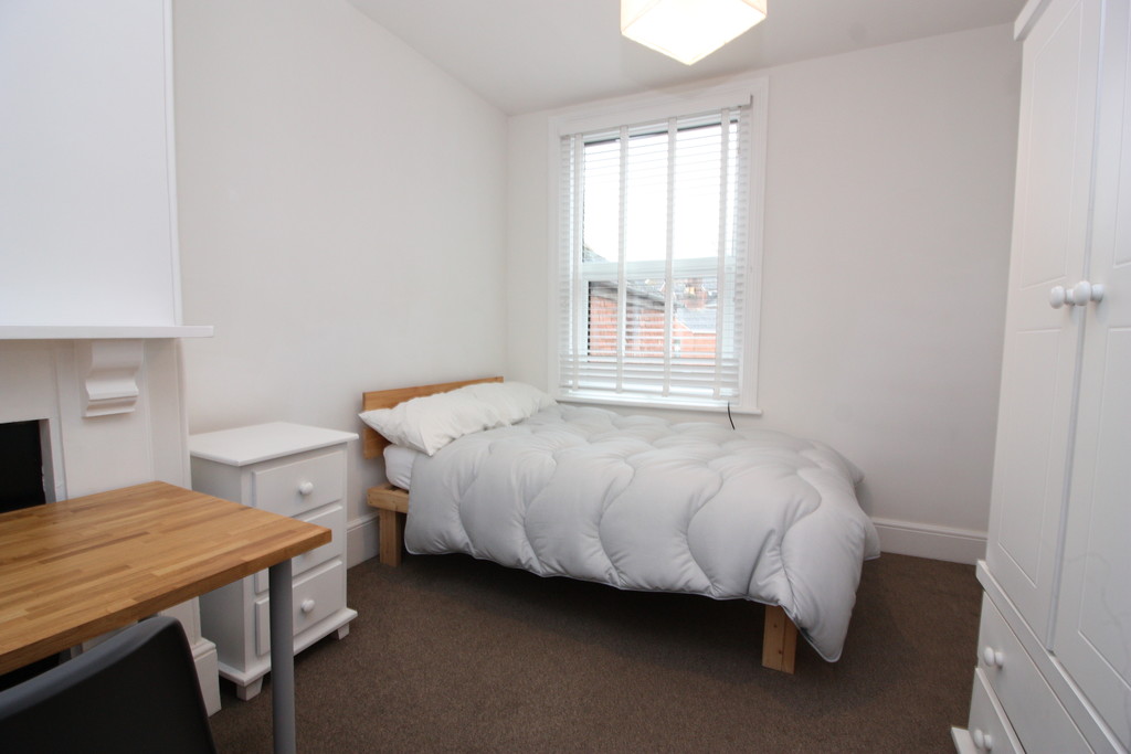 4 bed house to rent in Mount Pleasant Road,  - Property Image 7