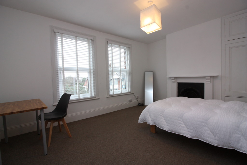 4 bed house to rent in Mount Pleasant Road,  - Property Image 8