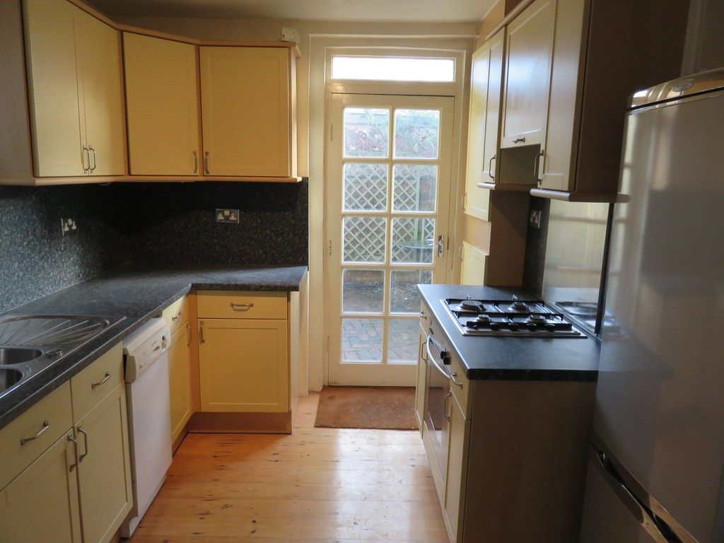 4 bed house to rent in Eastgrove Road, 2
