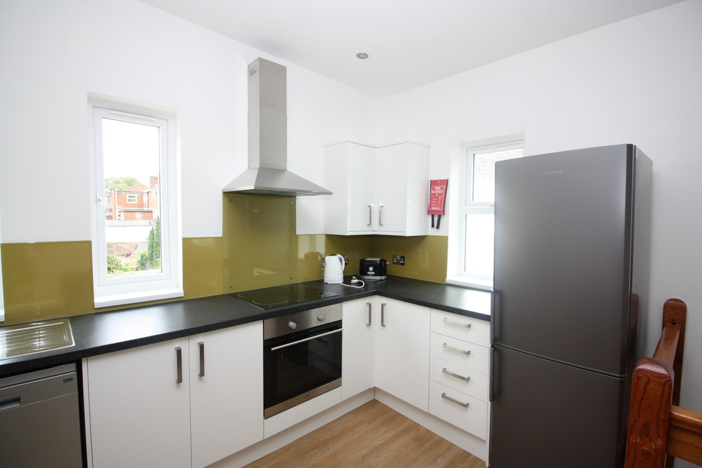 1 bed house to rent in Clifton Road,  - Property Image 2